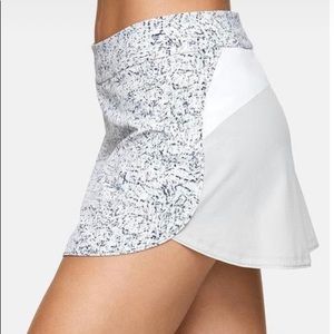 Outdoor voices exercise Skort Gray/ white size XL